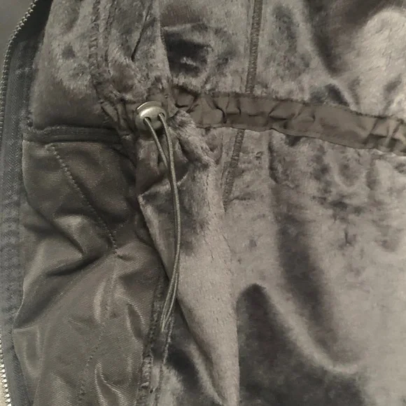 Woman’s Black Hooded Fur lined Jacket NWT - Picture 7 of 7